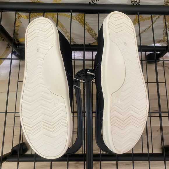 Mad Love Women's Lennie Sneakers - Picture 4 of 4